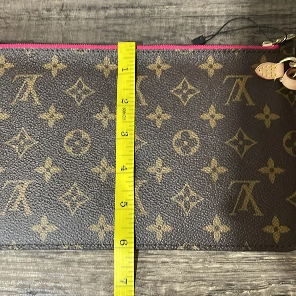 Louis Vuitton Monogram Clutch Neverfull NM Pouch. Authentic. - Picture 11 of 12